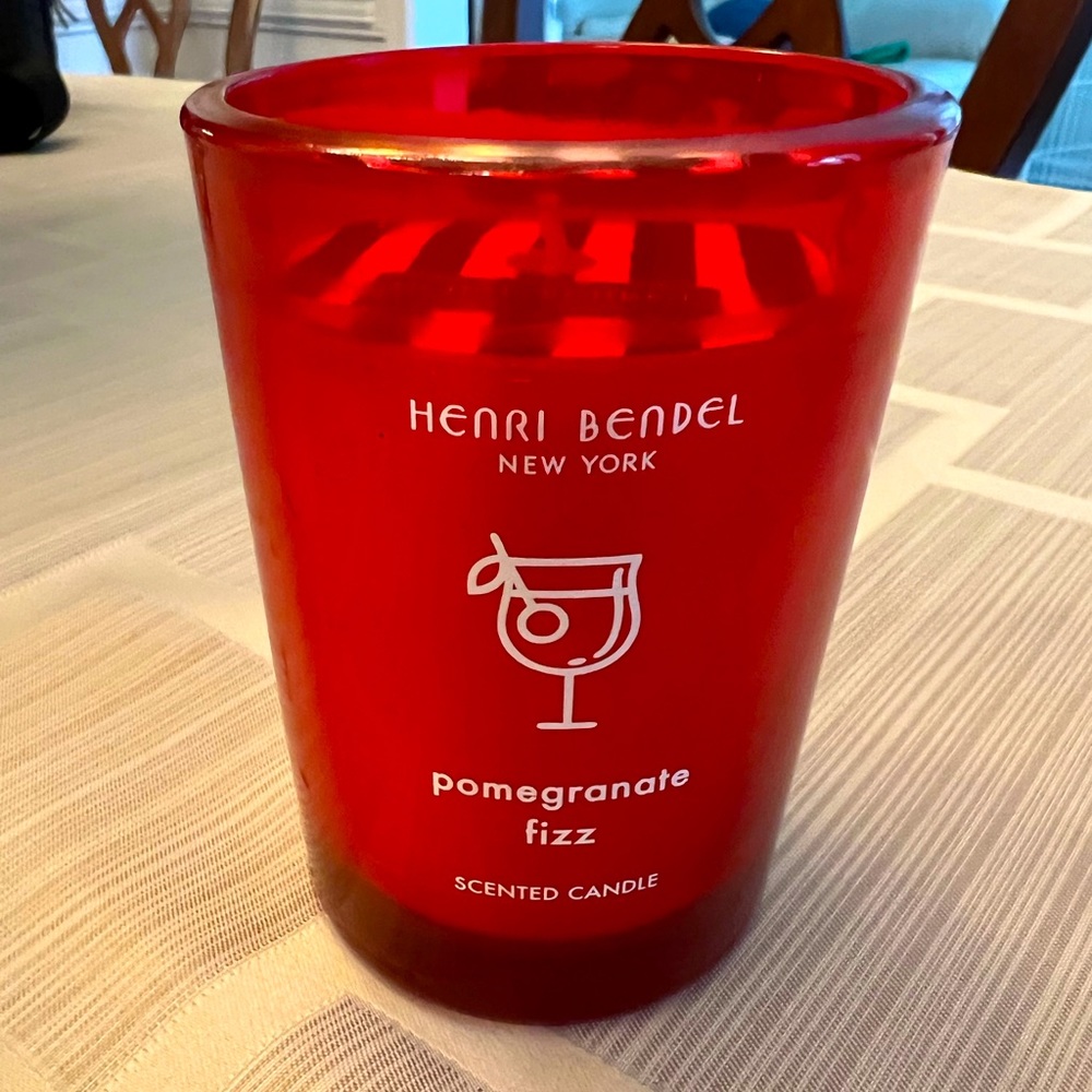 DISCONTINUED Henri Bendel Candle!